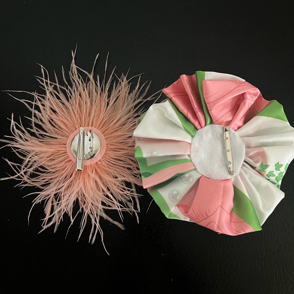 Elegant Pink Feather and Floral Brooch Set - Picture 2 of 2